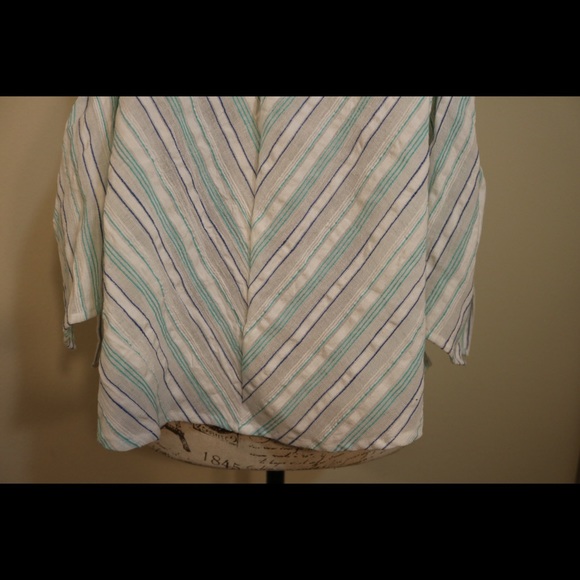 New with tags Banjara smocked cold shoulder top - Picture 5 of 8